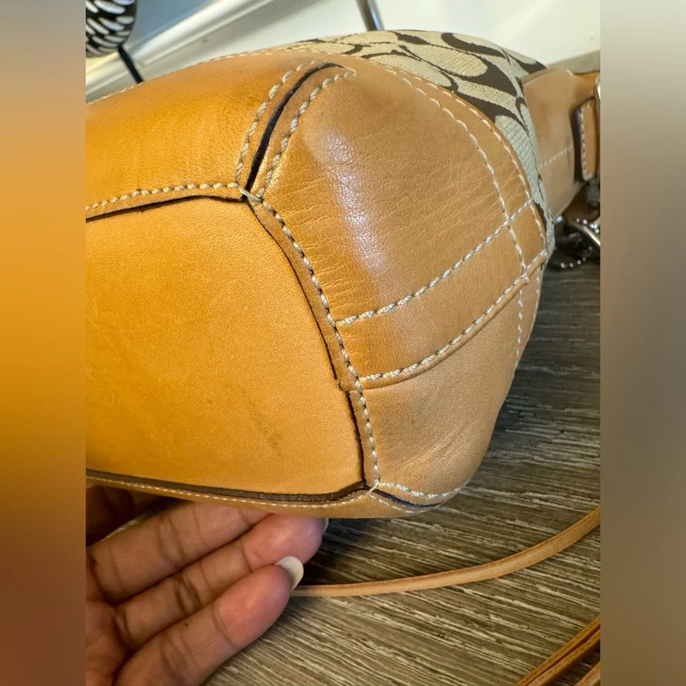 Coach Brown and Tan Shoulder Bag - Picture 6 of 13